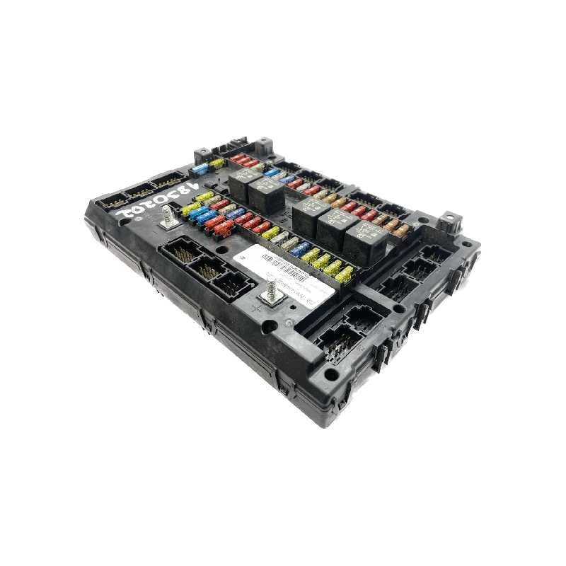 فیوز اصلی بنز خاور 608