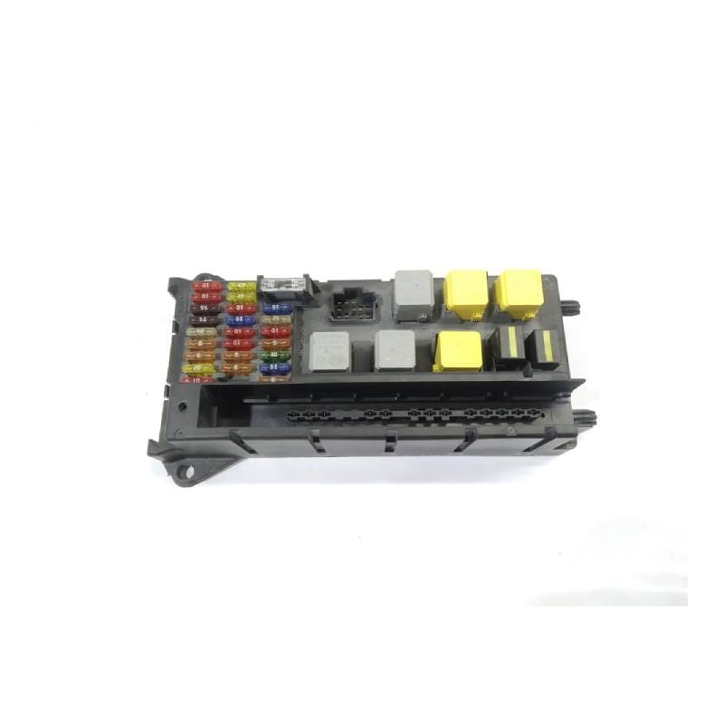 جعبه فیوز داخل موتور بنز cla45 اتاق c117