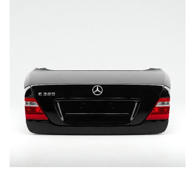 درب صندوق عقب بنز E320