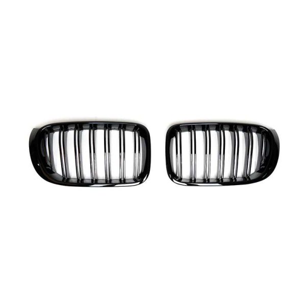 جلو پنجره بی ام و X4 F26