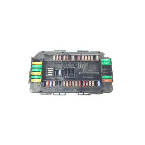 جعبه فیوز داخل موتور بی ام و 328 اتاق f30