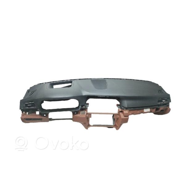 ایربگ داشبورد بی ام و F10